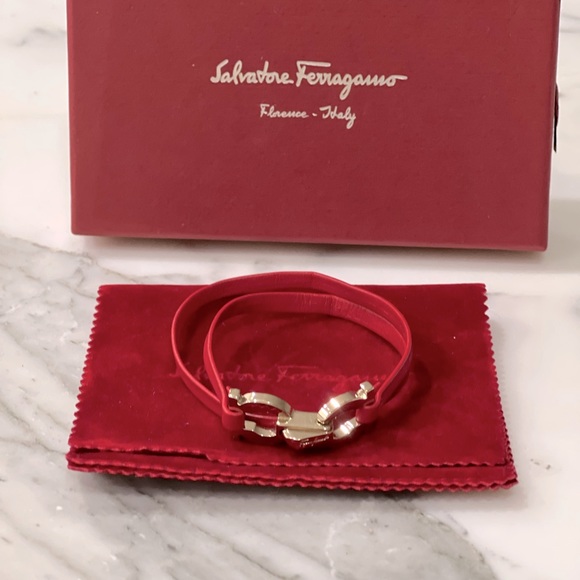 Barely used red Salvatore Ferragamo GANCINI LEATHER BRACELET - Picture 2 of 4